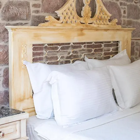 Cunda Mor Limon Ayvalı