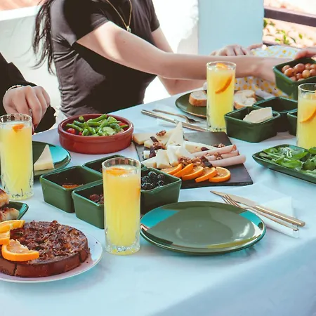 Cunda Mor Limon Bed & Breakfast 3*