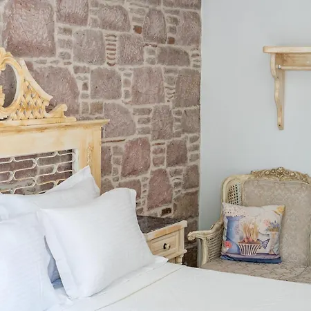 Cunda Mor Limon Bed & Breakfast 3*