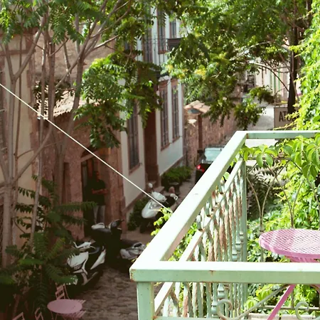 Cunda Mor Limon * Ayvalik
