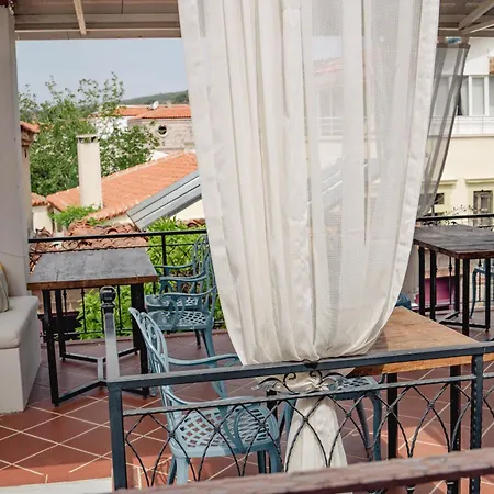 Bed & Breakfast Cunda Mor Limon